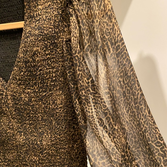 Walter Baker v neck top blouse smocked size small - Picture 2 of 4